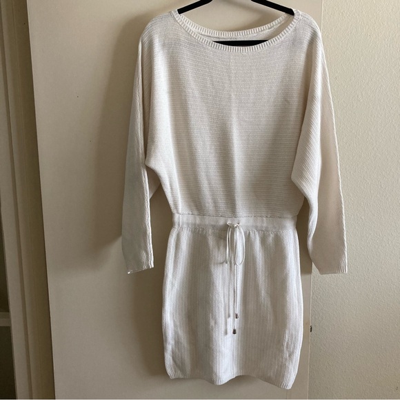 Oversize Sweater Dress | Color Cream - Picture 3 of 8